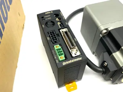 USED ORIENTAL MOTOR ALPHASTEP CLOSED LOOP STEPPER MOTOR AND DRIVER MOD.