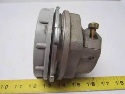 T&B Thomas & Betts AC30 PLM  3-1/2" Conduit Clamp Box Connection