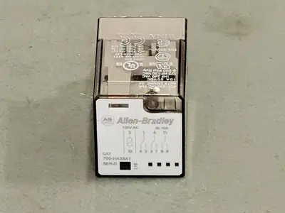 NEW ALLEN-BRADLEY 700-HA33A1