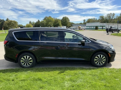 Used 2024 CHRYSLER PACIFICA HYBRID Vans Michigan US | Miedema Asset Management Group #1461350