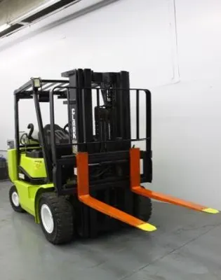 USED 1995 CLARK CGP25