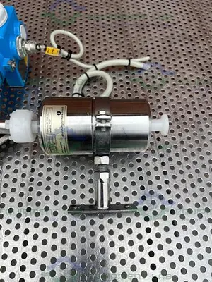 USED ENDRESS + HAUSER PMC631 PRESSURE TRANSMITTER W/ AMERSHAM CONDUCTIVITY SENSOR