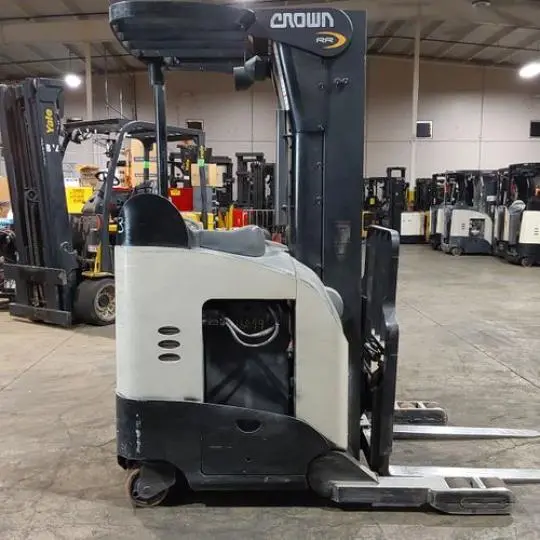 USED 2016 CROWN RR5725-45
