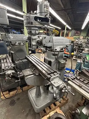 Bridgeport 9″ x 32″ 1 HP, 8-Speed Ram Type J-Head Vertical Milling Machine