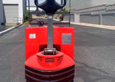 USED 2023 RAYMOND 8210