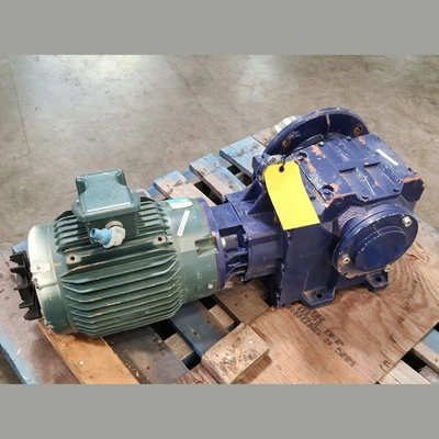 2,200 Gallon SS Jacketed Pressure Mix Tank with 7.5HP Agitator