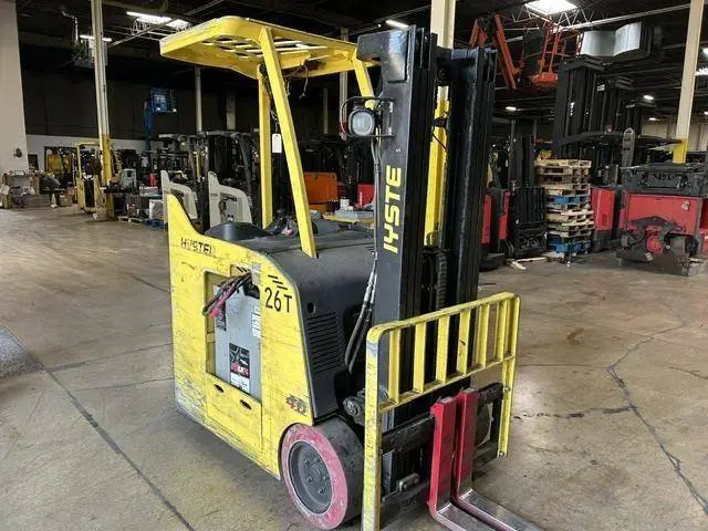 Used 2019 HYSTER E40HSD3 3-Wheel Stand up Electric Counterbalance Forklifts Illinois US | Somerset Equipment Sales #1546202