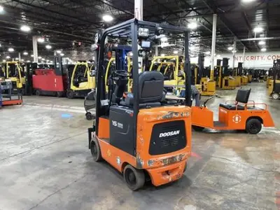 USED 2019 DOOSAN BC15S-5