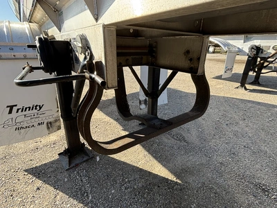 Used 2017 WALKER MILK TANKER TRAILER Tanker Trailers Michigan US | Miedema Asset Management Group #1709424
