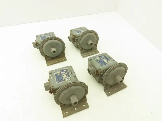 Square D 9012 AMW1  Pressure Switch 0.25-2.5# 120V-600VAC Lot Of 4