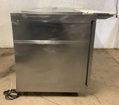 152-0344 Delfield 4472-30M 72” Self Contained Refrigerated Sandwich Prep Table