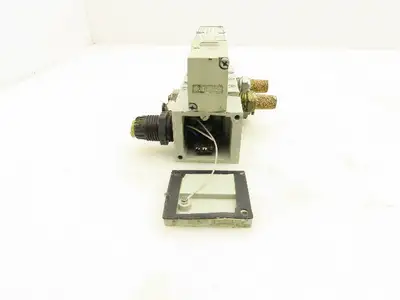 Numatics 122BA4Z2MN00061 Pneumatic Solenoid Valve w/Manifold Base 24VDC Lot of 3