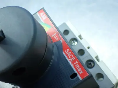 USED ABB TMAX T2H 100