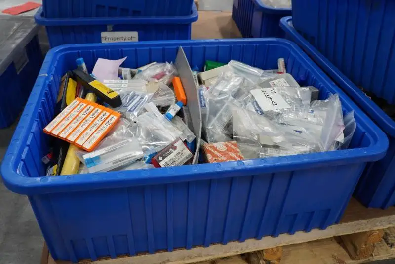 Large Assortment of Cutting Consumables