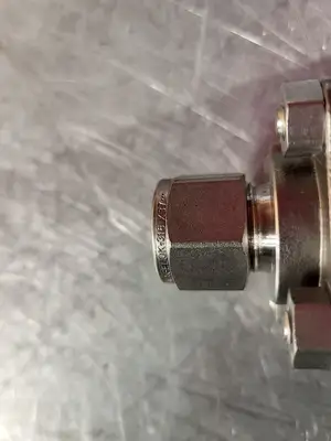 NEW SWAGELOK SS-63TS8