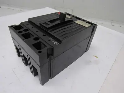 GE General Electric 136070 3 POLE 600V 70A Circuit Breaker