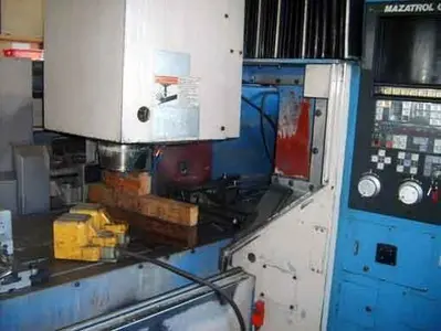 USED MAZAK VQC 30/50B X:1500 - Y:760 - Z:508 MM