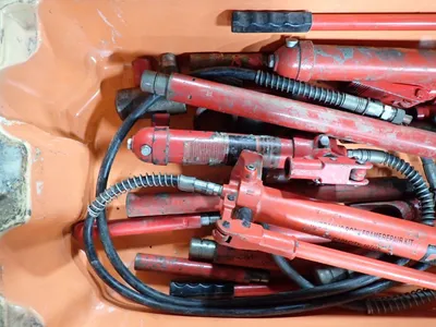 10 Tons Pumps
