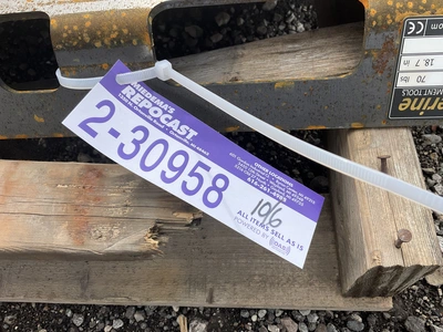 Used WOLVERINE QMP3-16-6T QUICK ATTACH MOUNTING PLATE Construction Equipment Parts Michigan US | Miedema Asset Management Group #1468739