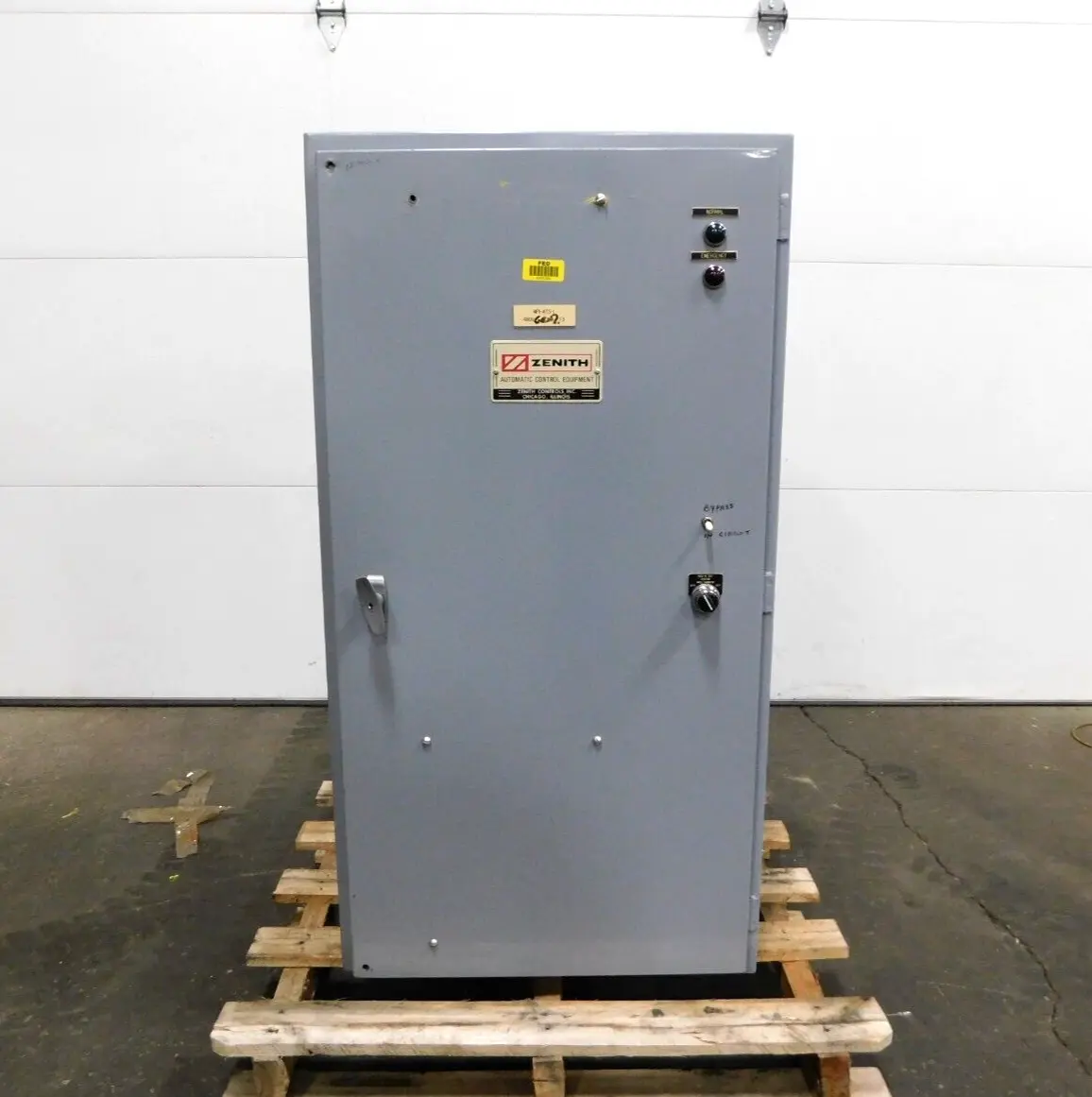 Used Zenith ZTS26E-5AAEHLLRTUW-VS Switchgears Ohio US | Equipment Recovery Corp. #1331585