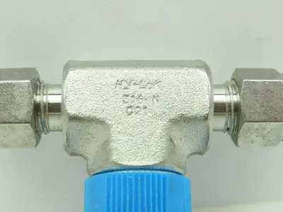 Hy-Lok 316 Male Branch Tee Compression Fitting 1/4" Tube x 3/8" MNPT  LOT OF 4