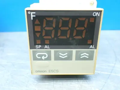 Used OMRON E5CSQ1KJXF Temperature Controls Ohio US | HGR 24 #942606