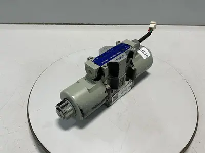USED YUKEN T-DSG-03-3C65-D24-5093