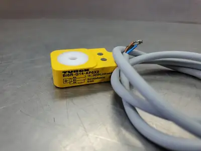 TURCK Bi6R-Q14-AP6X2 10-30VDC 200mA Sensor. 5E-16