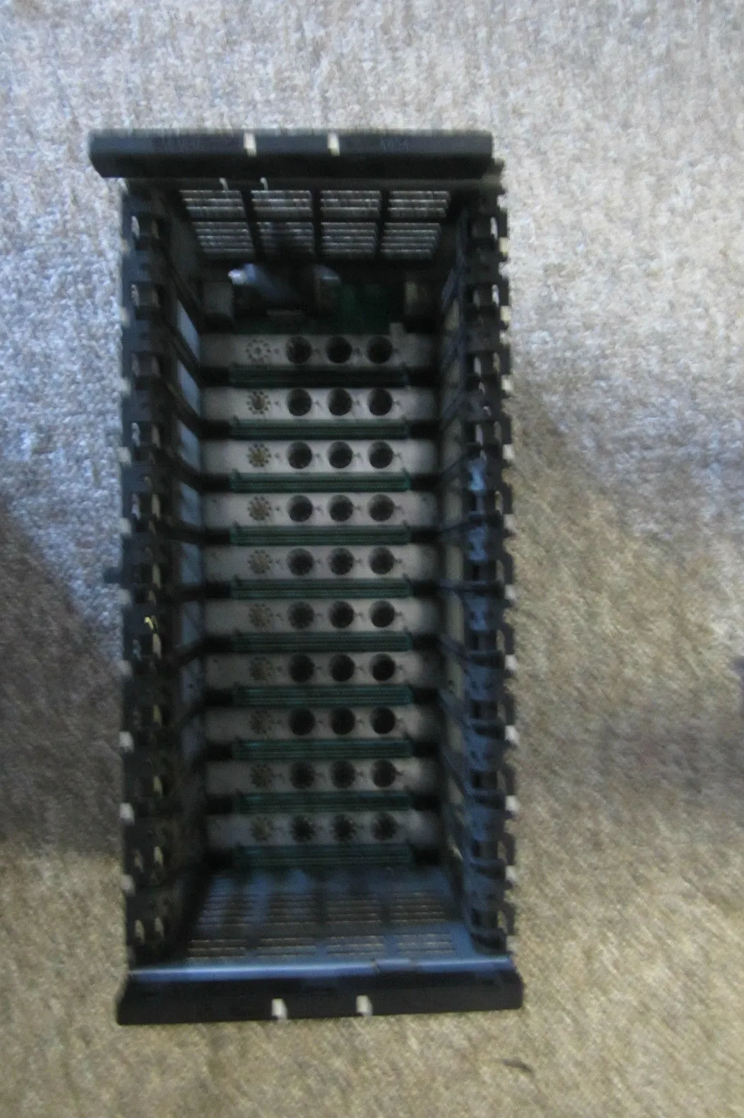 SCHNEIDER AUTOMATION TSX-RKN-82 SLOT RACK TSXRKN82