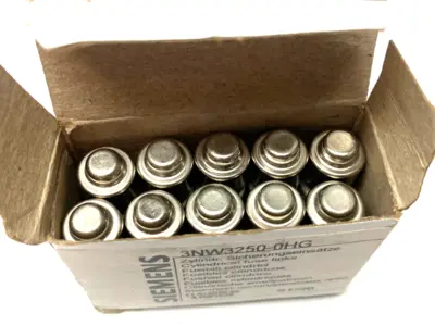 USED SIEMENS SENTRON CYLINDRICAL FUSE, SLOW-BLOW, 20A, BOX OF 10