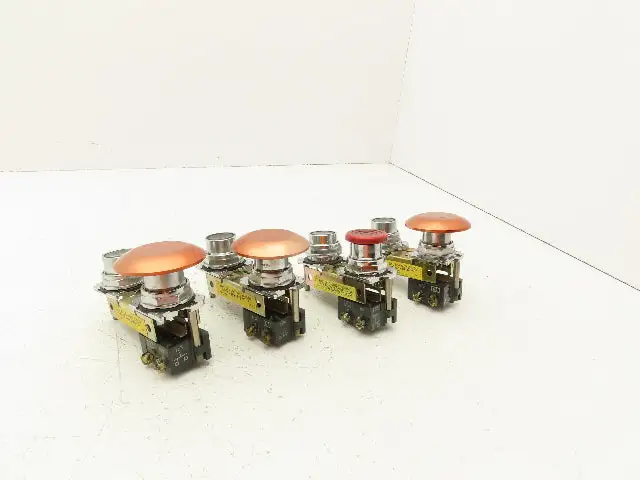 Cutler-Hammer Start Stop Pushbutton Set 30mm Lot of 4