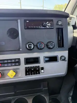 Used 2018 FREIGHTLINER CASCADIA 112 Hooklifts & Roll-Offs California US | Commerce Truck Equipment Sales #1548727