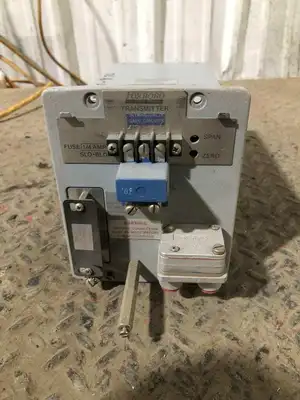 Foxboro 33C-AJ-U Temperature Transmitter 120VAC 4.5VA 19-23PSI 3-15PSI 80-200°F