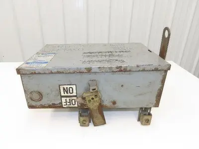 Westinghouse 2528D 30 G01 Busway Disconnect Switch Bus Plug 50A 600VAC 3PH 3W