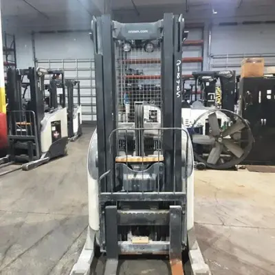 USED 2019 CROWN RR5725-45