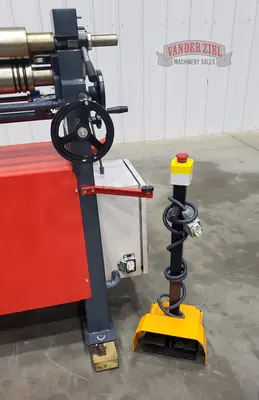 Akyapak 6' x 16 Gauge 3 Roll Initial Pinch Plate Roll
