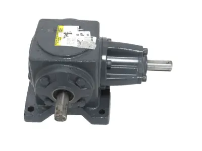 NEW BOSTON GEAR R137-A-M3 GEAR BOX 1:1 R137AM3