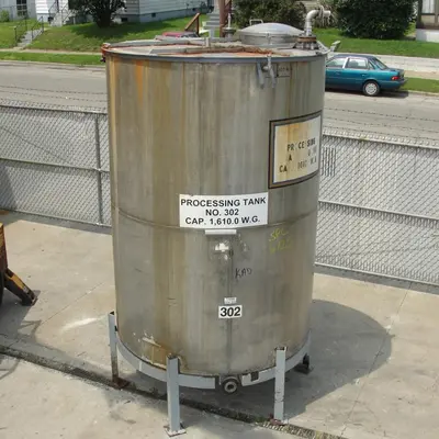 SPC6725  Tank 1610 gallon vertical tank, 304 SS, slope