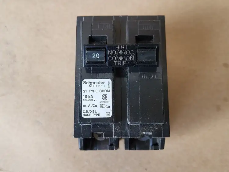 Used SCHNEIDER ELECTRIC CHOM220 Switchgears British Columbia CA | Lenmark #239001