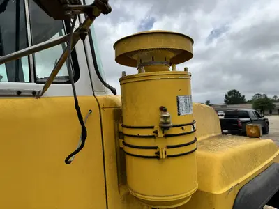 Used 1997 MACK RD690S Tanker trucks Texas US | Proxy Equipment #1426006