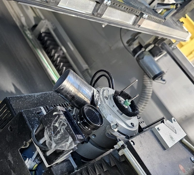 2012 CENCORP 1000VR INLINE DEPANELING ROUTER In-Line | Tekmart International Inc. (2)