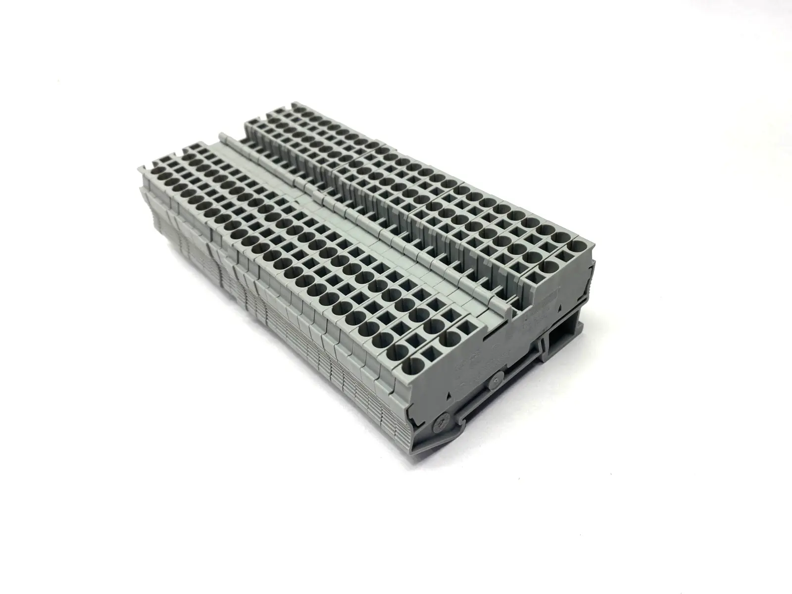 Used Phoenix Contact Feed-Through Terminal Block ST 2,5-QUATTRO LOT OF 26 Terminal Blocks Michigan US | Maverick Industrial Sales #1389723