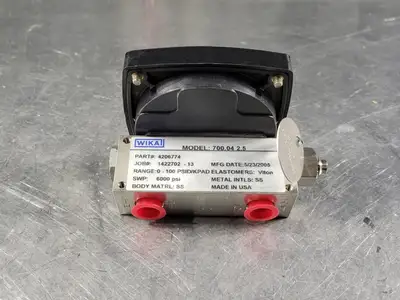 NEW WIKA 700.04