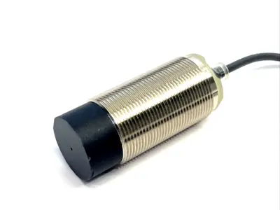 E2B-M30LN30-WZ-C1 | Omron  Cylindrical Proximity Sensor 10-30VDC w/ Mounting Nut - New – Open box