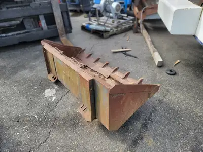 60" Quick Attachment Skid Steer Bucket
