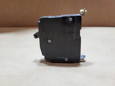 USED SQUARE D QOB120