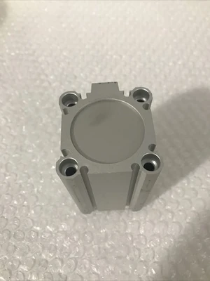 NEW SMC CDQ2B40-50DZ