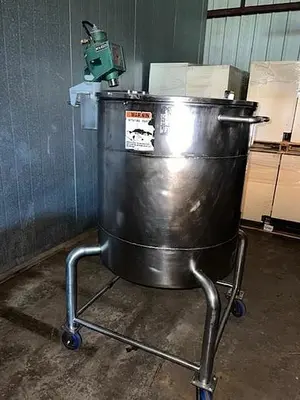 Viatek 125 gallon stainless steel tank with hinged cover