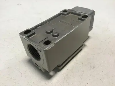 USED OMRON D4B-2171N