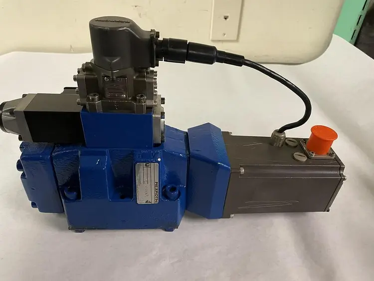 Used REXROTH 4WRDE16Q2-200P-50/6L24Z9/WG021MP Solenoid Valves Ohio US | Surplus Asset Holdings #1226215